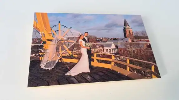 Foto auf Ayousholz sorgt für eine warme und natürliche Ausstrahlung als Wandbild.