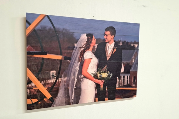 Auf Ayous-Holz gedruckte Fotos sind immer astfrei.