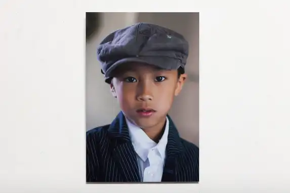 Portraitfoto auf Aluminium gedruckt in hoher Qualität.