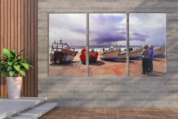 Ein Triptychon aus Leinwand-Gartenpostern für den Außenbereich verwandelt Ihren langweiligen Zaun in eine wunderschöne private Ausstellungswand